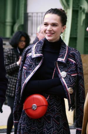 シャネル、ラグジュアリー×エコロジーで繋ぐファッションの未来【2016春夏クチュール】