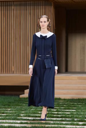 シャネル、ラグジュアリー×エコロジーで繋ぐファッションの未来【2016春夏クチュール】