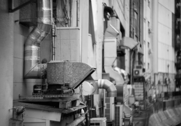 今年20周年を迎えた新宿伊勢丹リ・スタイル。ファッションが語る東京の街のリアルとファンタジー【±20 ReStyle Day:1】