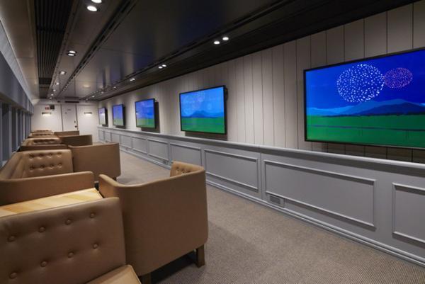 蜷川実花が外装デザイン、世界最速美術館「現美新幹線」がいよいよ29日に運行！