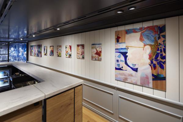 蜷川実花が外装デザイン、世界最速美術館「現美新幹線」がいよいよ29日に運行！