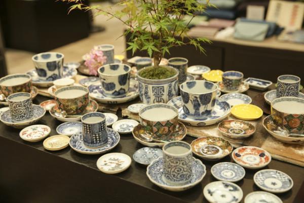 日本橋三越、京料亭「和久傳」の世界観を紹介。元首相・細川護煕の作品も展示販売