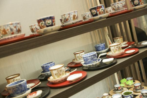 日本橋三越、京料亭「和久傳」の世界観を紹介。元首相・細川護煕の作品も展示販売