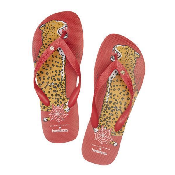 シャーロット オリンピア×ハワイアナスのビーチサンダル、新宿伊勢丹ポップアップで先行発売！