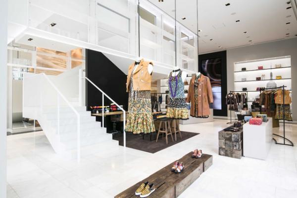 コーチ表参道がリニューアルオープン！30個限定の記念バッグも登場