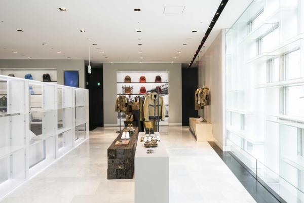 コーチ表参道がリニューアルオープン！30個限定の記念バッグも登場