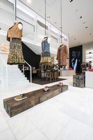 コーチ表参道がリニューアルオープン！30個限定の記念バッグも登場