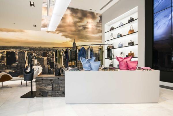 コーチ表参道がリニューアルオープン！30個限定の記念バッグも登場