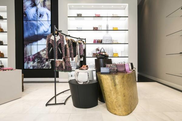 コーチ表参道がリニューアルオープン！30個限定の記念バッグも登場