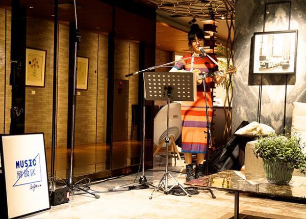 ロンドン発、新しいDIY音楽イベントが新宿伊勢丹に上陸。リビングルームで心地よい音楽をシェア