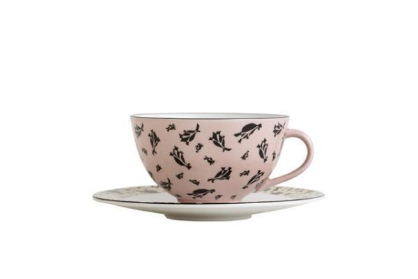 マルニが創業400年有田焼とコラボ、アーカイブパターンを乗せた食器コレクションを発売