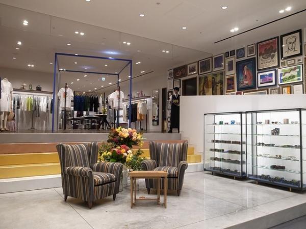 ポール・スミスの世界最大級の旗艦店が六本木にオープン