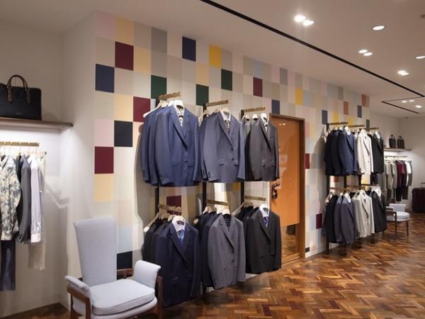 ポール・スミスの世界最大級の旗艦店が六本木にオープン