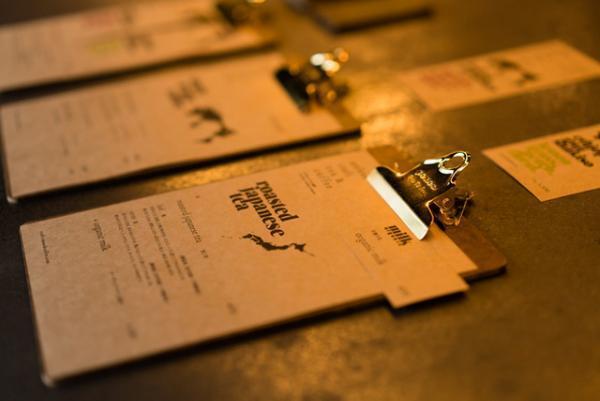 “茶室”をテーマにしたティー&amp;コーヒースタンドが原宿にオープン、茶釜と急須でハンドドリップ