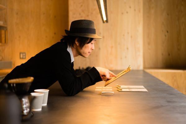 “茶室”をテーマにしたティー&amp;コーヒースタンドが原宿にオープン、茶釜と急須でハンドドリップ