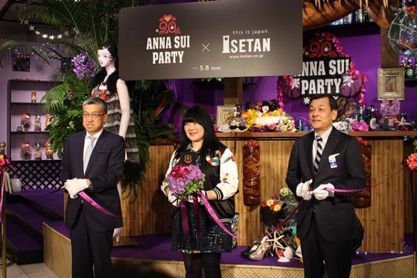 アナ スイ、新宿伊勢丹で“PARTY”テーマに限定アイテム発売。サングラス姿のハロー キティーとのコラボも！