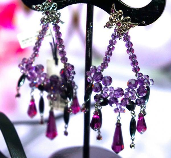 アナ スイ、新宿伊勢丹で“PARTY”テーマに限定アイテム発売。サングラス姿のハロー キティーとのコラボも！