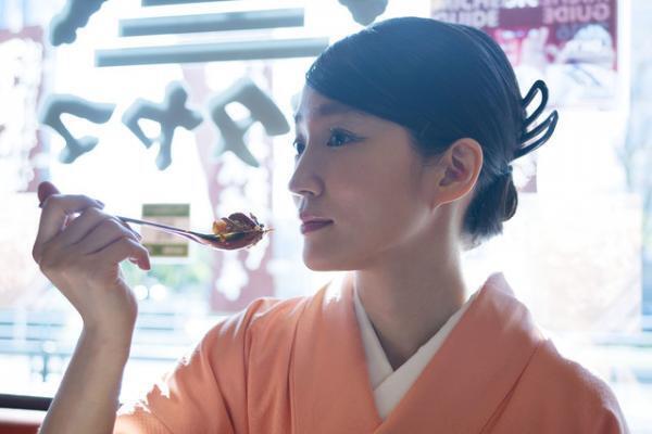 肉を愛する安藤裕子が下町・東向島でステーキを頂き、馬喰町でアンティークボタンに出合う【東東京タイムトラベルvol.3】