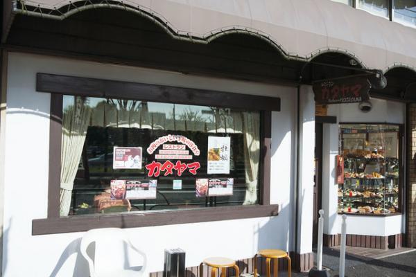 肉を愛する安藤裕子が下町・東向島でステーキを頂き、馬喰町でアンティークボタンに出合う【東東京タイムトラベルvol.3】