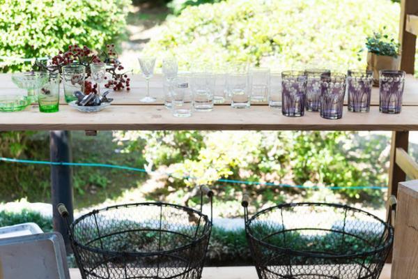 「第9回東京蚤の市」が京王閣競輪場で開催。豆皿市や花マルシェ、古道具店など約200店舗が参加