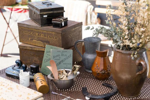 「第9回東京蚤の市」が京王閣競輪場で開催。豆皿市や花マルシェ、古道具店など約200店舗が参加