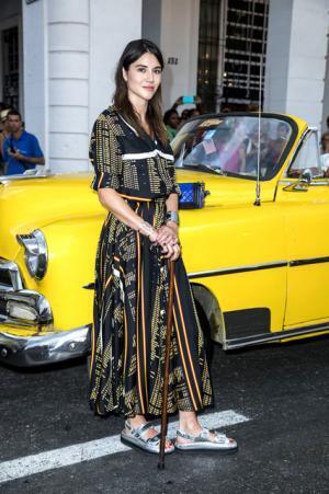 シャネル、キューバを舞台にラガーフェルド流“キューバの正装”でランウエイを飾る【17年クルーズ】