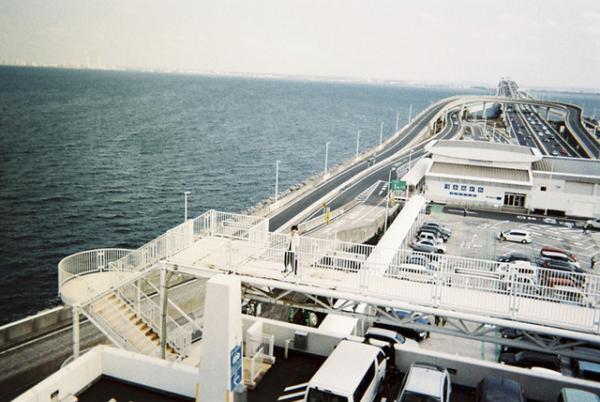 ファッション誌の新星『STUDY』が、表参道ロケットでエキシビション。写真家・奥山由之が撮り下ろしたのは俳優の清水尋也