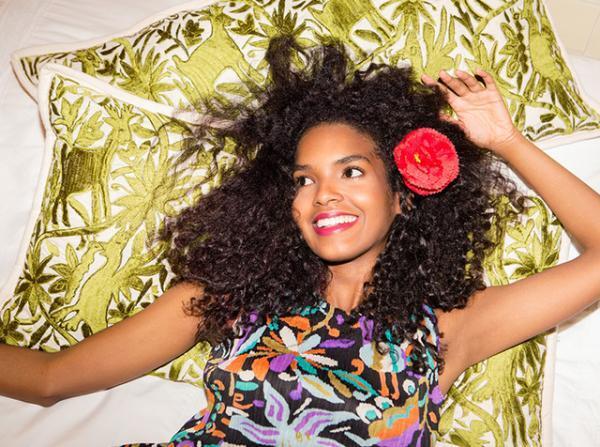 プリーツ プリーズ イッセイ ミヤケが、オープニングセレモニーでカプセルコレクションを限定発売