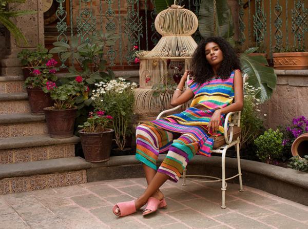 プリーツ プリーズ イッセイ ミヤケが、オープニングセレモニーでカプセルコレクションを限定発売