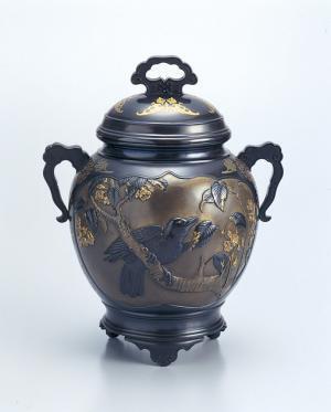 無形文化財の鎚起銅器を手掛ける「玉川堂」が銀座で作品展。江戸から続く“木目金”技法も披露