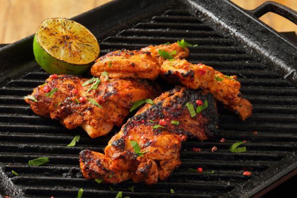 肉持ち込みOKプランも。 赤坂の夜景を眺めながら、ワンランク上の“手ぶらBBQ”