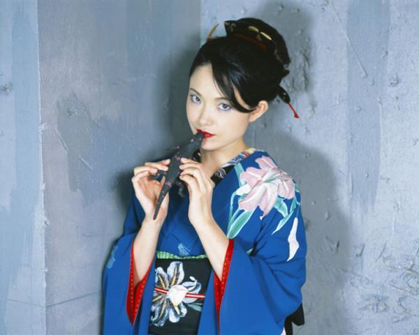 荒木経惟の最新作個展「写狂老人A 76齢」、限定500部の写真集も刊行