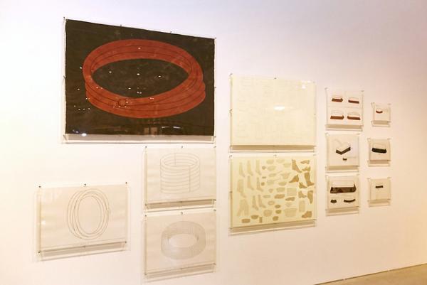 21_21で雑多に雑貨を並べた「雑貨展」が開催中、普段は作り手の深澤直人が選び手に