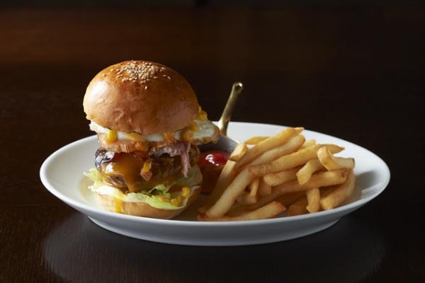 グランド ハイアット 東京、夏の新メニュー発表。今年は“アイスバーガー”に注目！