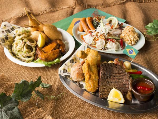 横浜の夜景を一望！「ベイサイドビアガーデン」が今年もオープン。アジア・アメリカ・ユーロの屋台料理が登場