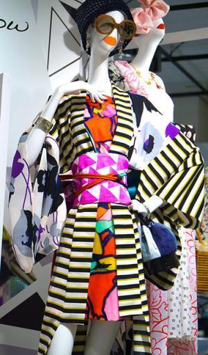 ミーシャ・ジャネット、新宿伊勢丹で“アヴァンギャルドな”浴衣スタイリングを新提案