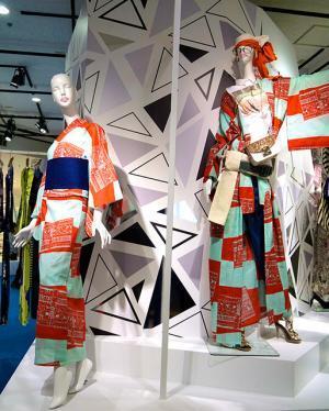 ミーシャ・ジャネット、新宿伊勢丹で“アヴァンギャルドな”浴衣スタイリングを新提案