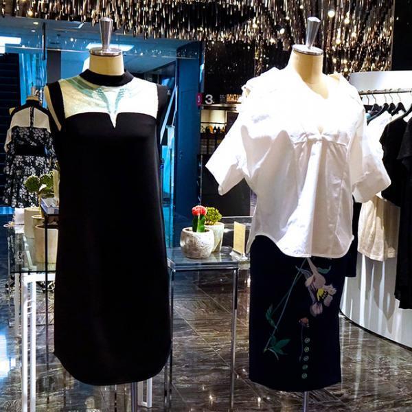 mameの黒河内真衣子、新宿伊勢丹で “ニューメキシコの夢”を服で表現。白緑の刺繍ドレスやブラウスの限定品も