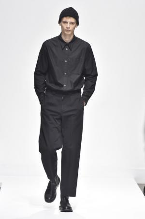 マーガレット・ハウエル、吉田カバンとの協業10周年で初期モデルをアップデート【16-17AWメンズ】