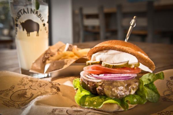 新宿伊勢丹で“ニューヨーク展”開催！話題沸騰ベアバーガーはじめ、rag &amp; bone、ヴィンテージラジカセまで