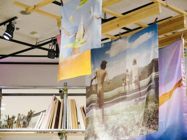 ライアン・マッギンレーと新宿伊勢丹がコラボ。ファッション×アート×音楽に溢れるニューヨークがここに！