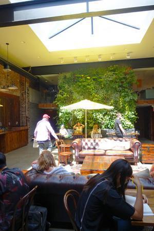 自転車で行きたいニューヨークのデスティネーション：Devocion Cafe【ペダルを漕ぐ。ニューヨークを走る。】