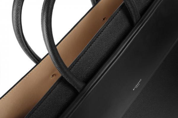 ジバンシィ バイ リカルド ティッシ、新アイコンバッグを新宿伊勢丹で先行発売