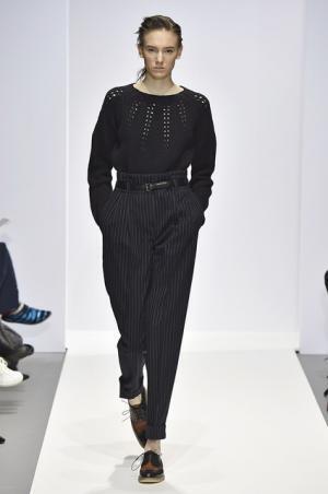 マーガレット・ハウエル、キャメルとブラックを基調としたコレクション【2016-17秋冬ウィメンズ】