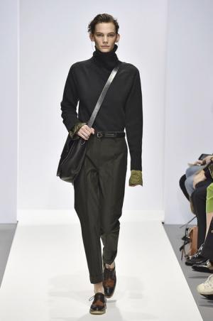 マーガレット・ハウエル、キャメルとブラックを基調としたコレクション【2016-17秋冬ウィメンズ】