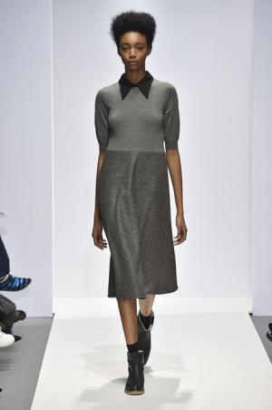 マーガレット・ハウエル、キャメルとブラックを基調としたコレクション【2016-17秋冬ウィメンズ】