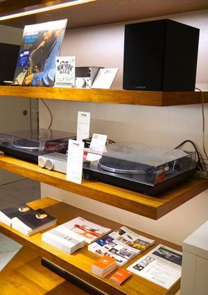 イエローコーナー×ビームス レコード、NYをテーマに新宿伊勢丹でポップアップ。BLUE NOTEの新旧レコードも