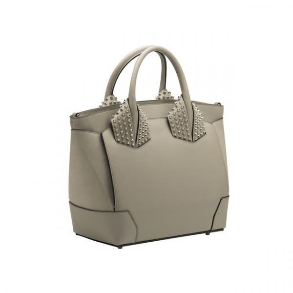 クリスチャン ルブタンの2016秋冬の新作バッグは、いつまでも輝くカリスマ的女性をイメージ