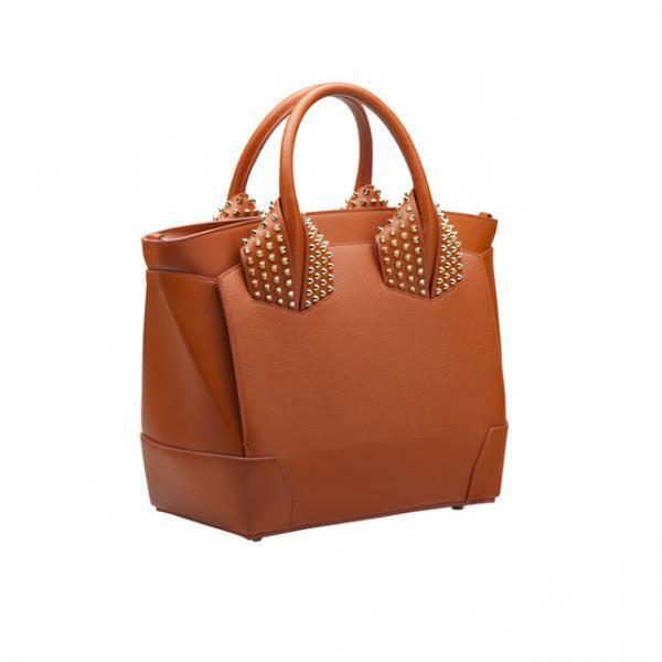 クリスチャン ルブタンの2016秋冬の新作バッグは、いつまでも輝くカリスマ的女性をイメージ