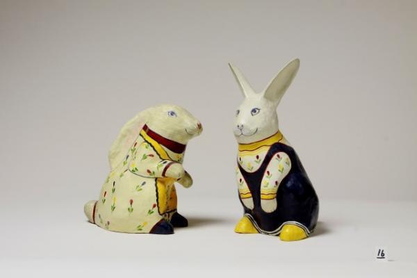 世界各地のおもちゃがモチーフに。渋谷区立松濤美術館で画家・中島千波の展覧会が開催